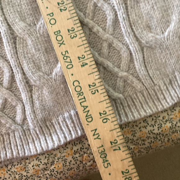 Sincerely Jules women’s cable knit sweater vest cream med.soft layered classic - Picture 6 of 6